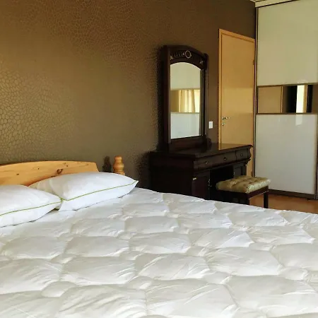 Sunny Apartment *