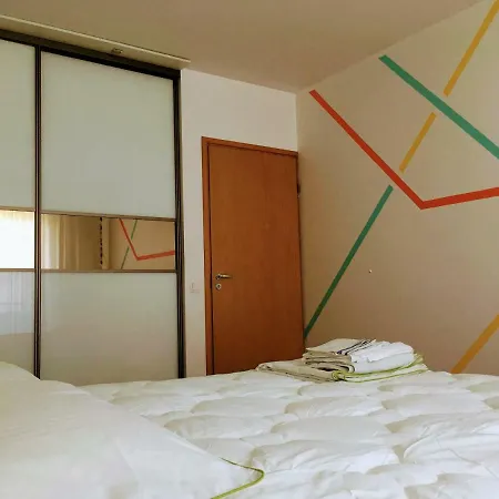 Sunny Apartment *
